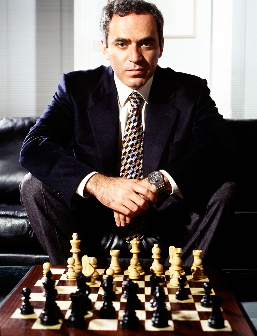 Il famoso giocatore di scacchi Russo Kasparov con al polso un 25860ST con quadrante antracite. Kasparov indossava quasi sempre il suo 25860ST durante le partite ed è per questo che spesso il 25860ST con quadrante antracite venne soprannominato "Kasparov" dai collezionisti.